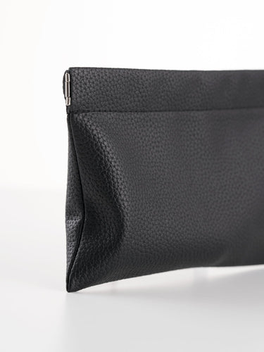 Kleine schwarze Kosmetiktasche mit Magnetverschluss
